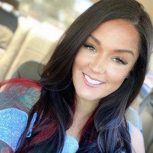 Meet your Posher, Felicia